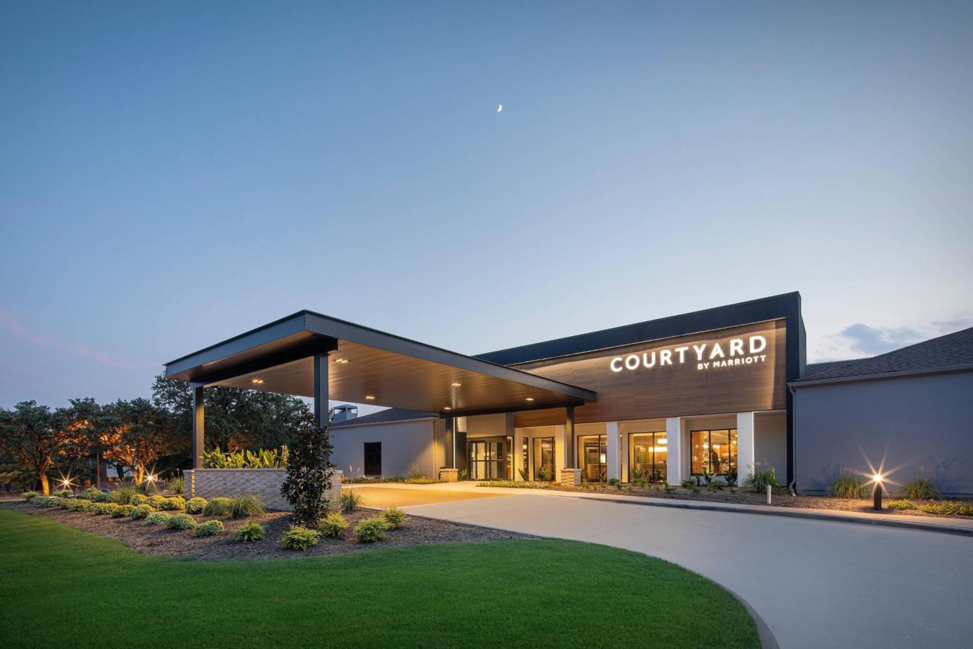 Courtyard Dallas Addison Midway Luaran gambar