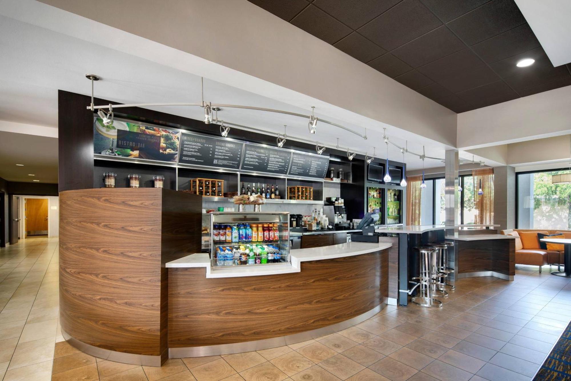 Courtyard Dallas Addison Midway Luaran gambar