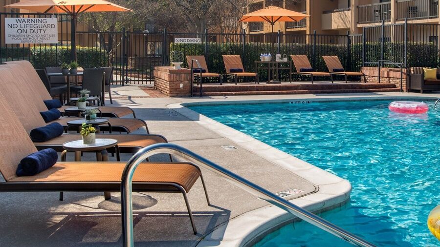 Courtyard Dallas Addison Midway Luaran gambar